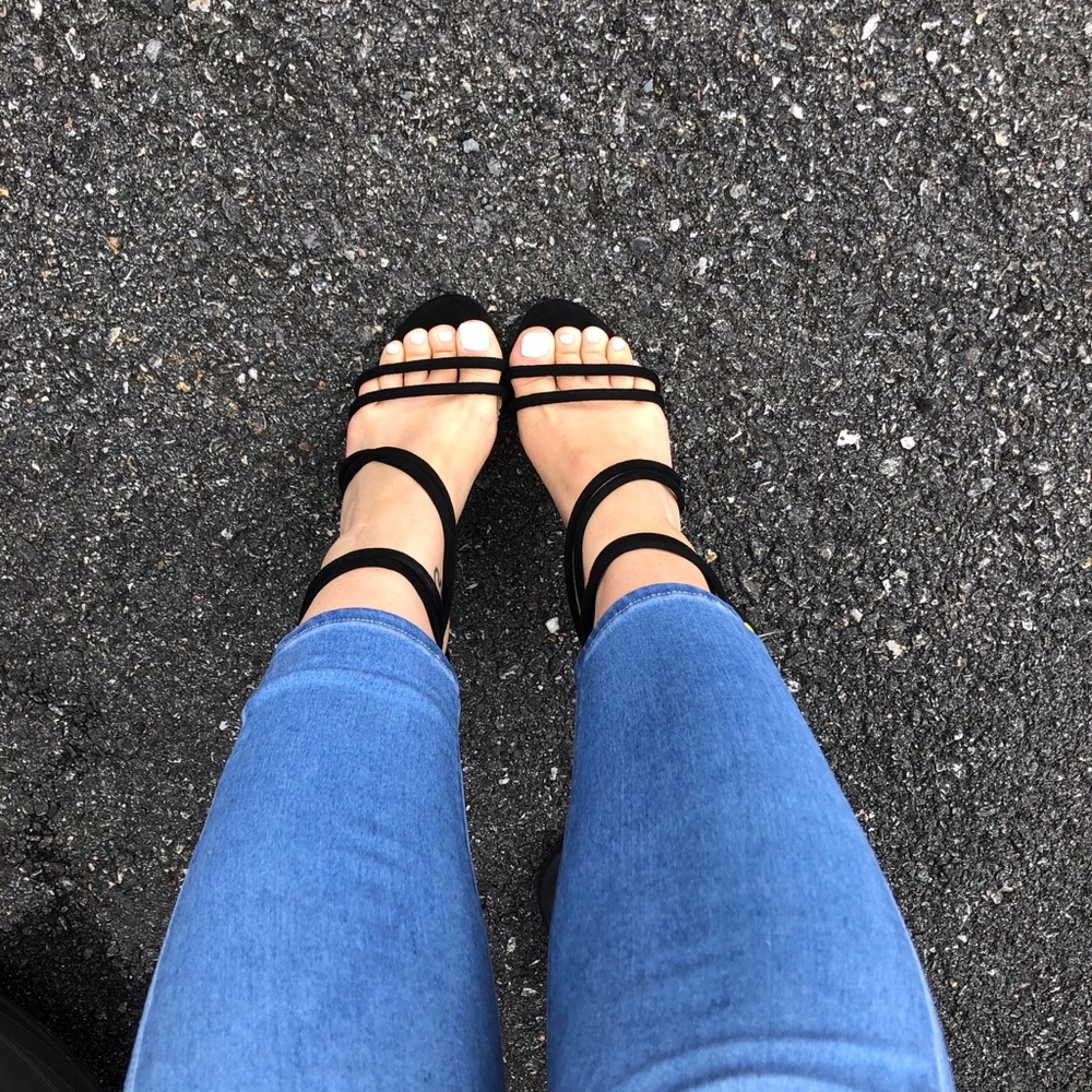 🌷Spring🌷 Black heels - Picture 2 of 8